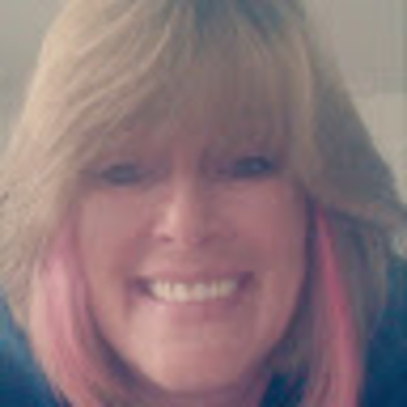 Meet your Posher, Dee - Picture 1 of 1